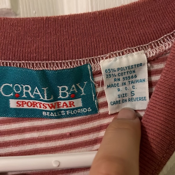 🍋3 for $40🍋 Vintage tee with shoulder pads - Picture 2 of 3